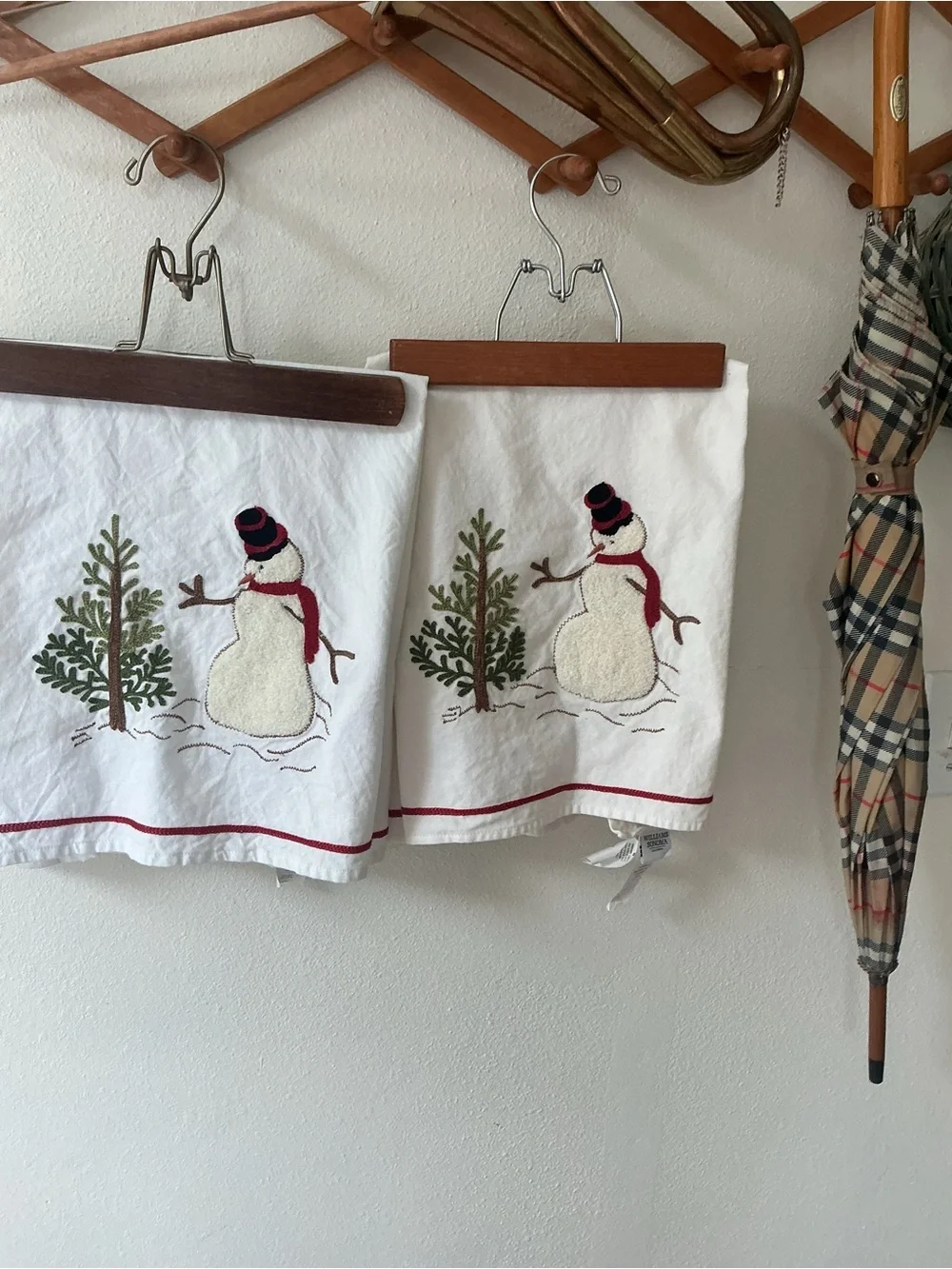 Williams Sonoma Snowman Embroidered Kitchen Towels, Set of 2 OB